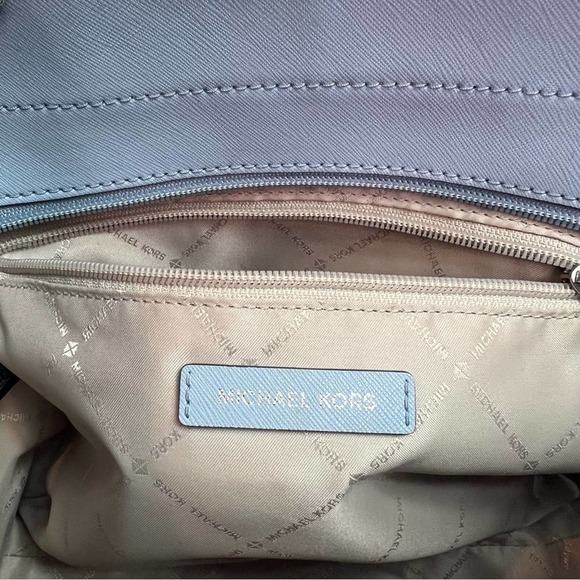 Michael Kors Jet Set Large
Saffiano Leather Shoulder Tote
Bag Light Blue color - Picture 7 of 9